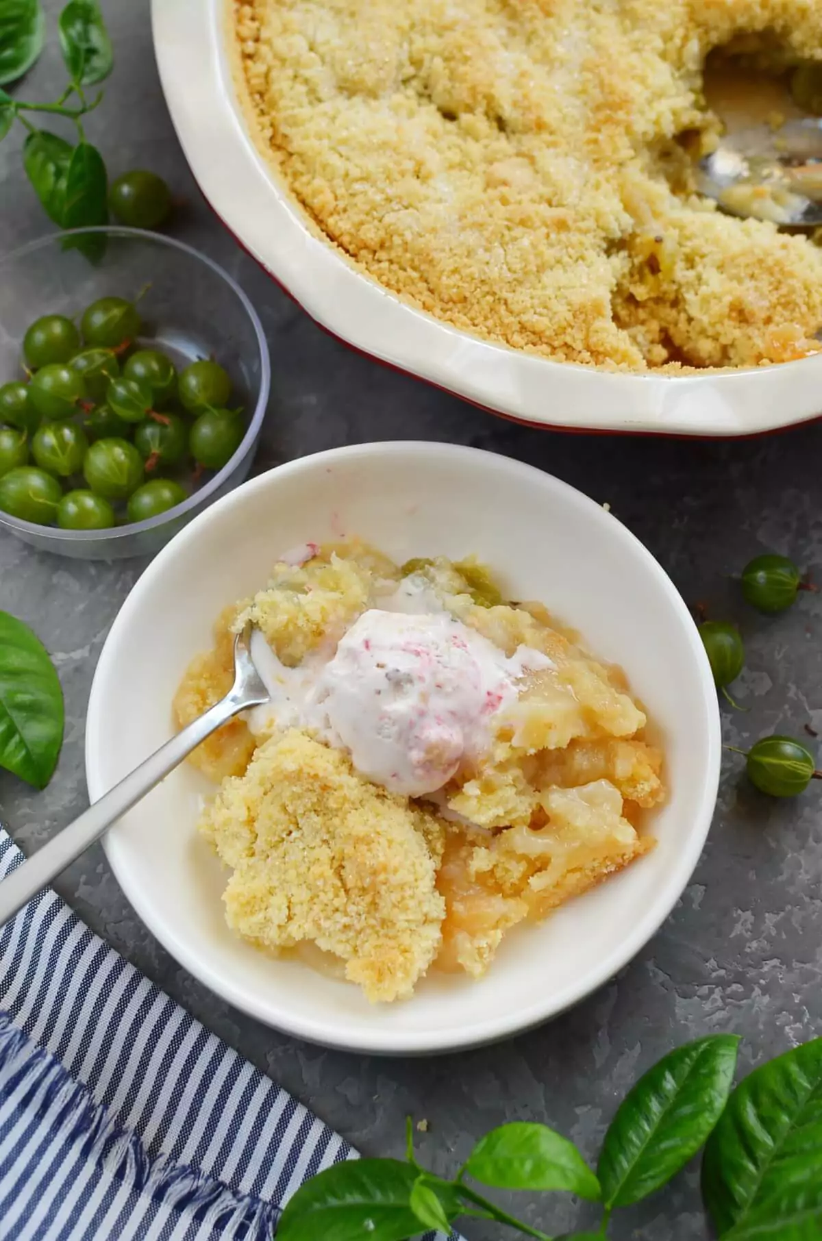 Easy Gooseberry Apple Crumble