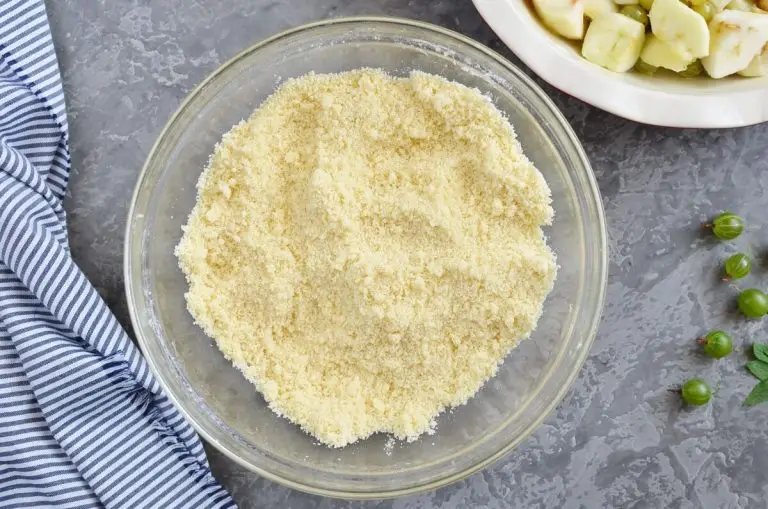 Step 4 - Easy Gooseberry Apple Crumble