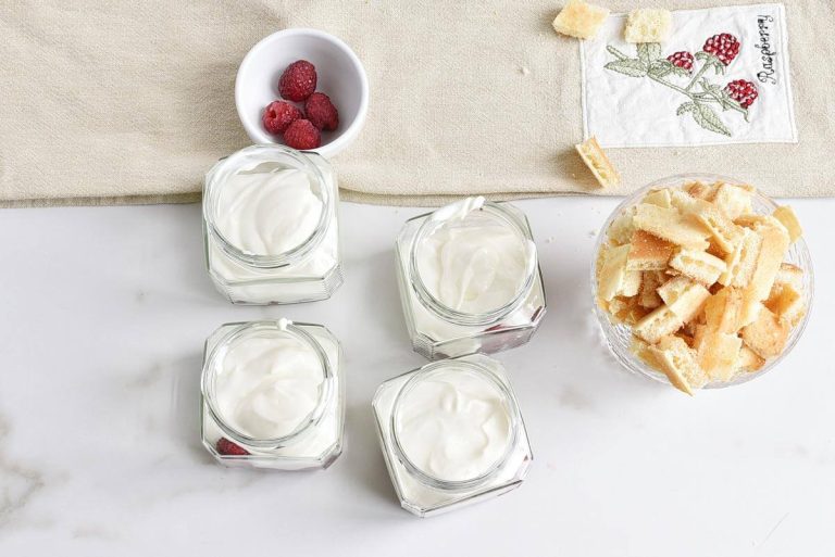 Step 1 - Easy Raspberry Shortcake in a Jar