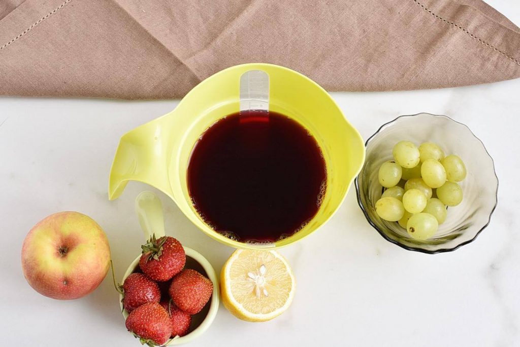 Frozen Sangria Fruit Cups recipe - step 1