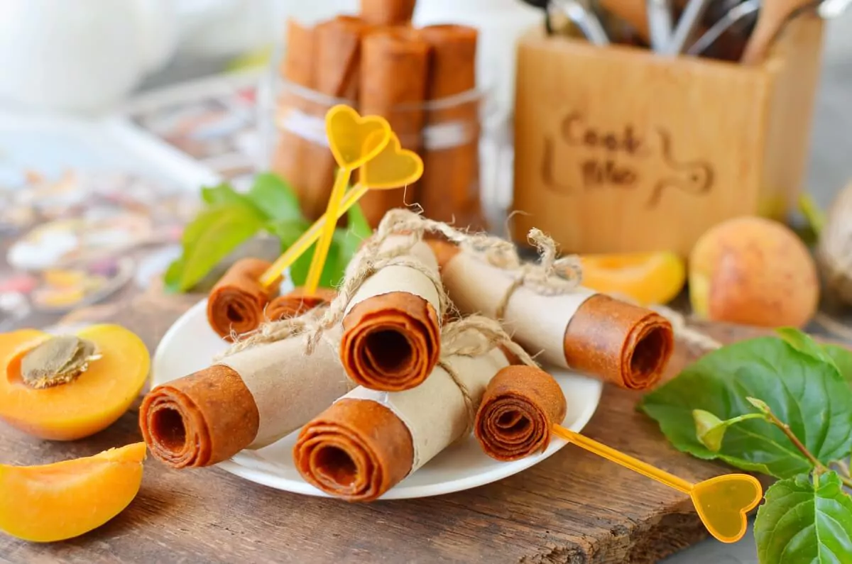 Fruit Leather Recipe-How To Make Fruit Leather-Delicious Fruit Leather