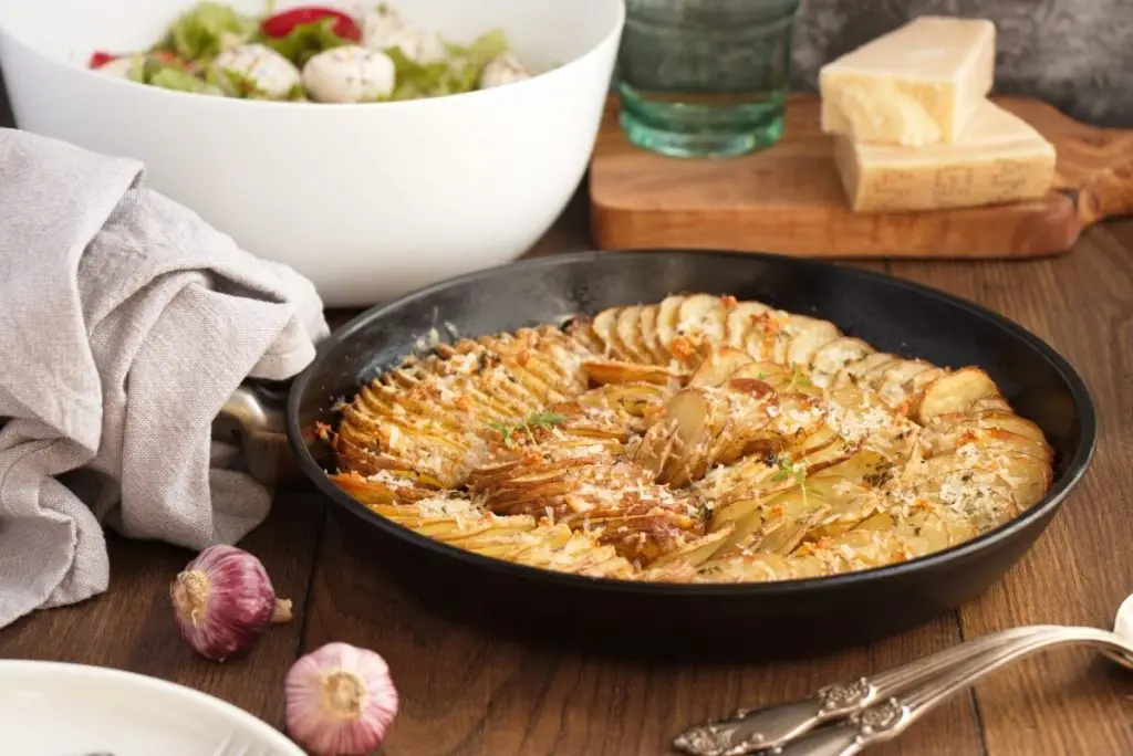 Garlic Parmesan Crispy Roasted Potatoes