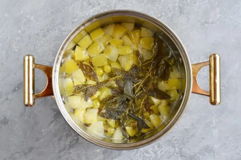 Step 1 - Gooseberry, Apple & Mint Jelly