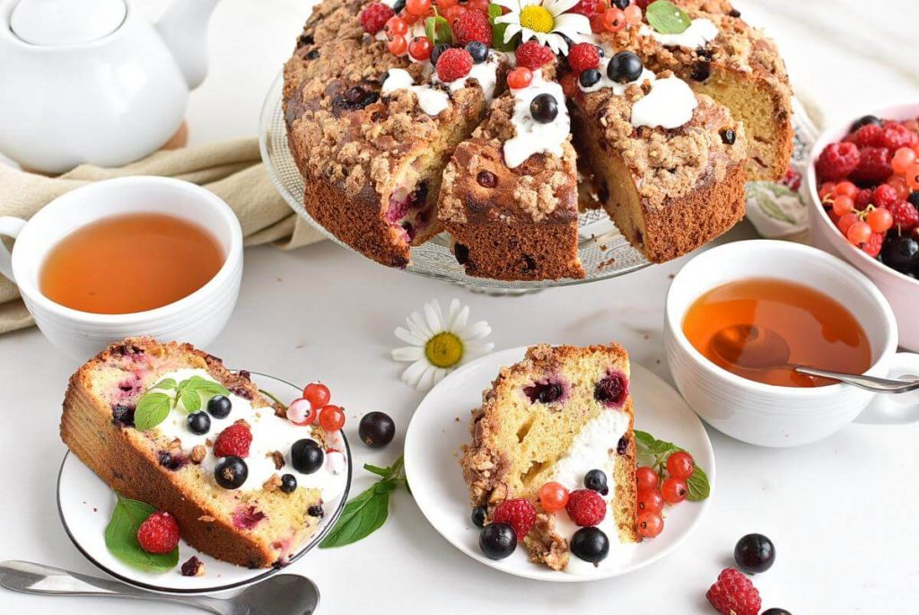 How to serve GF Greek Yoghurt Berry Breakfast Cake