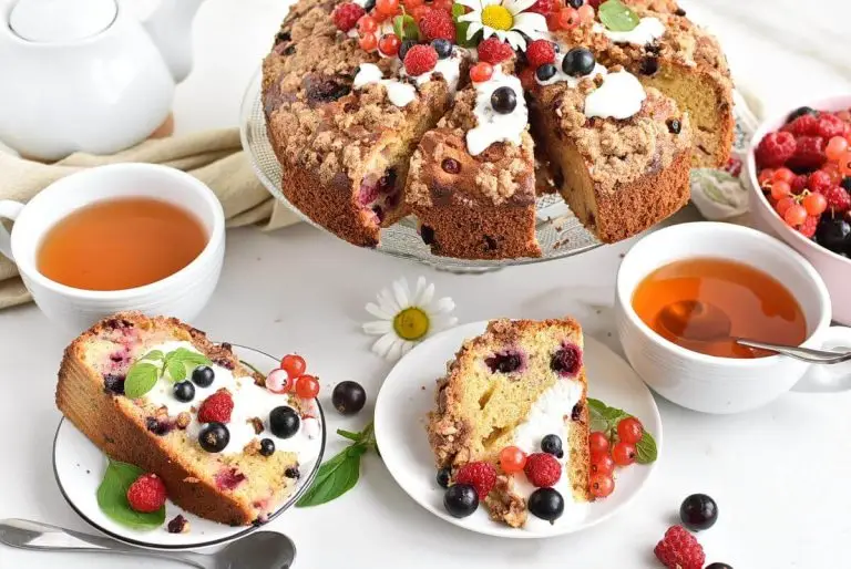 Step 11 - GF Greek Yoghurt Berry Breakfast Cake