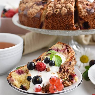 Greek Yoghurt Berry Breakfast Cake Recipe–Homemade Greek Yoghurt Berry Breakfast Cake–Easy Greek Yoghurt Berry Breakfast Cake