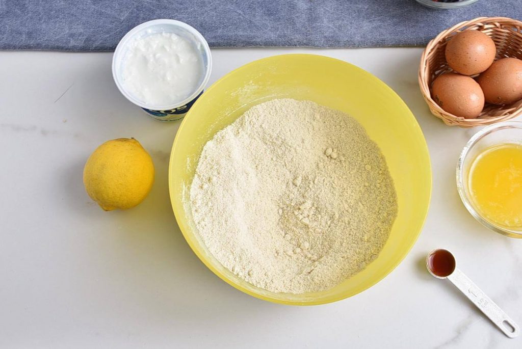 GF Greek Yoghurt Berry Breakfast Cake recipe - step 4