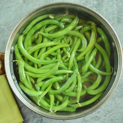 Green Bean Salad with Feta recipe - step 1