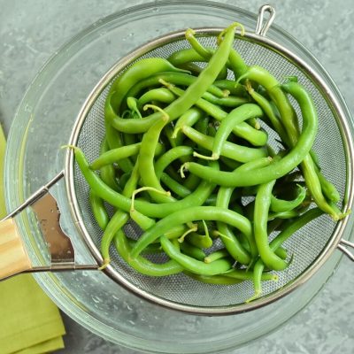 Green Bean Salad with Feta recipe - step 1