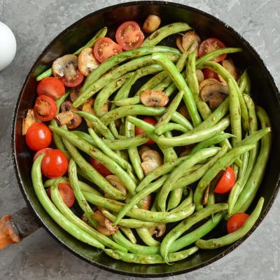 Haricots Verts with Cherry Tomatoes & Mushrooms Recipe - Cook.me Recipes