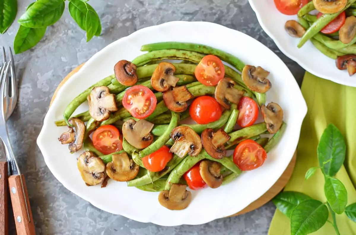 Haricots Verts with Cherry Tomatoes & Mushrooms