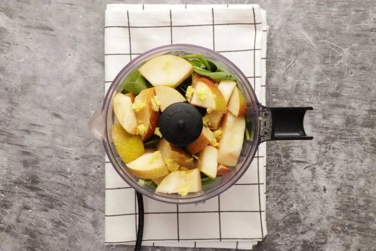 Step 3 - Healthy Pear Ginger Chia Smoothie