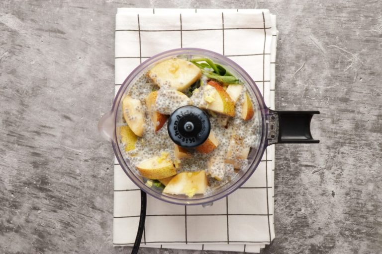 Step 3 - Healthy Pear Ginger Chia Smoothie