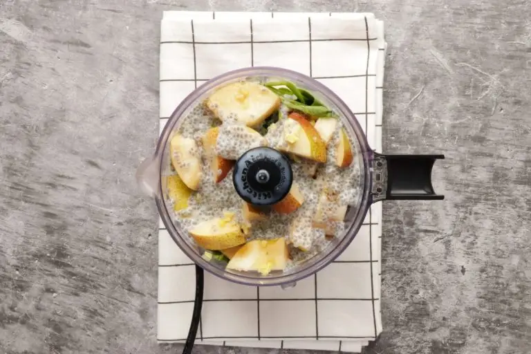 Step 3 - Healthy Pear Ginger Chia Smoothie