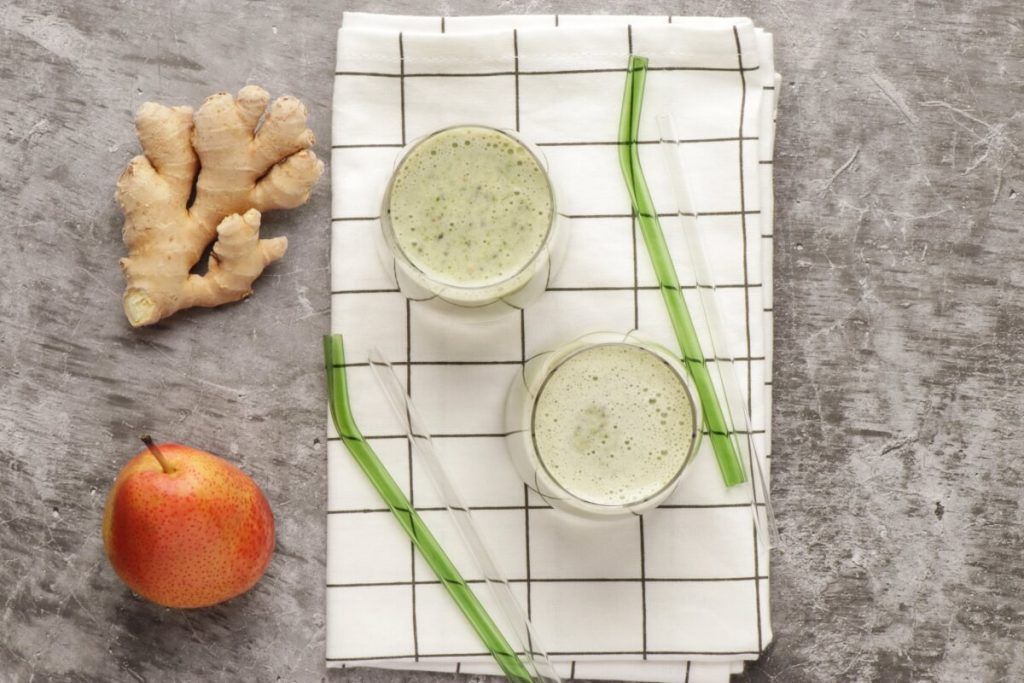 How to serve Healthy Pear Ginger Chia Smoothie