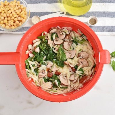 Italian Orzo Jar Salad recipe - step 4