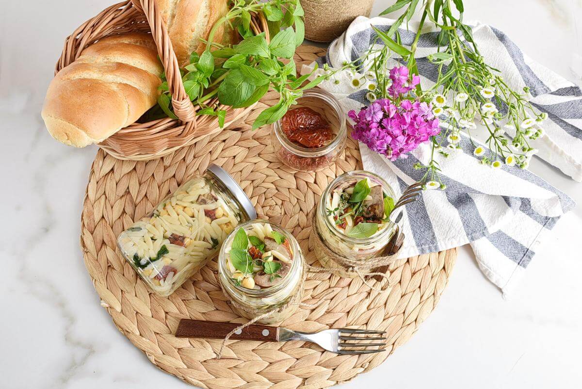 Italian Orzo Jar Salad