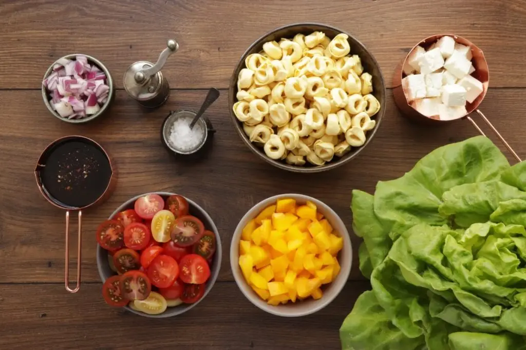 Ingredients for Jar Salad with Tortellini