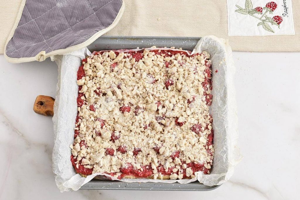 Raspberry Crumb Bars recipe - step 7