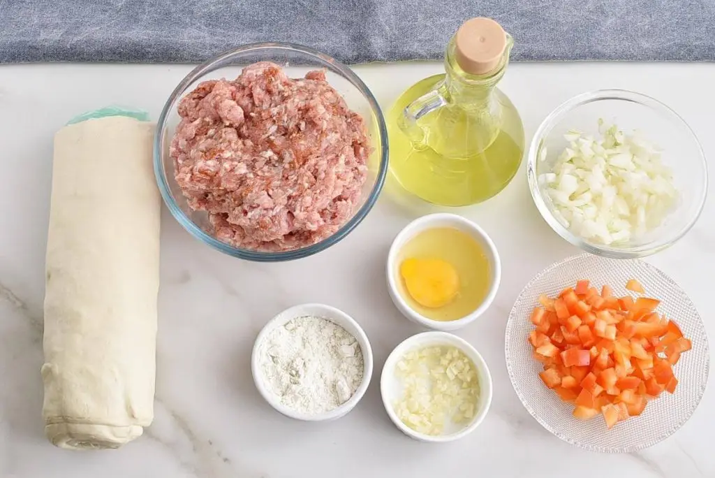 Ingredients for Sausage, Pepper & Onion Bundles