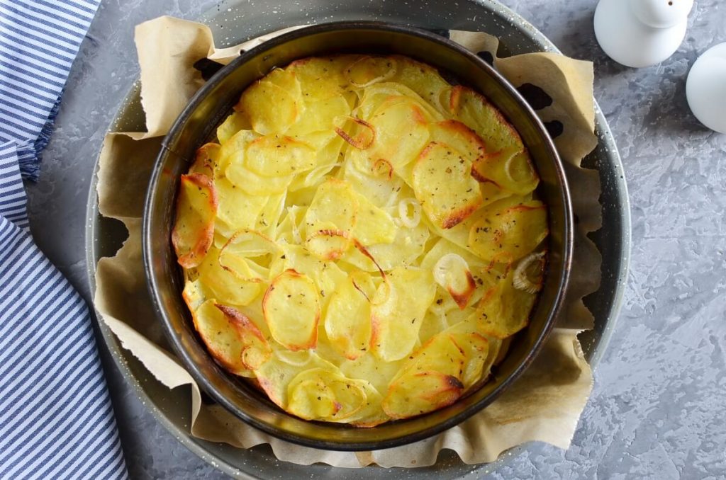 Simple Potato Cake with Onions recipe - step 4