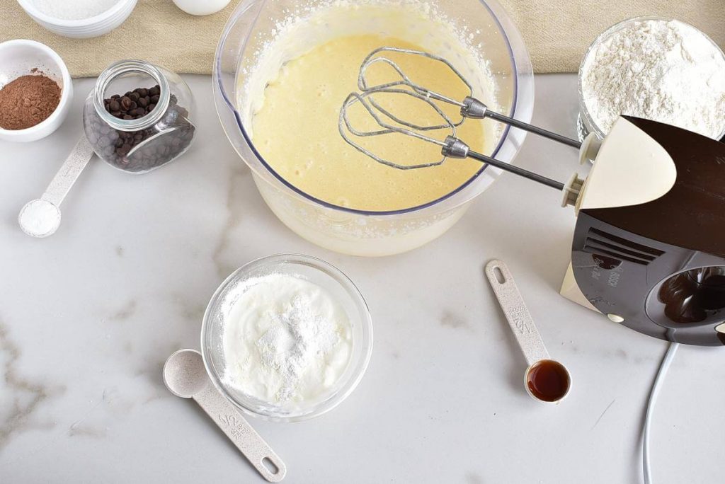 Sour Cream Chocolate Chip Coffee Cake recipe - step 5