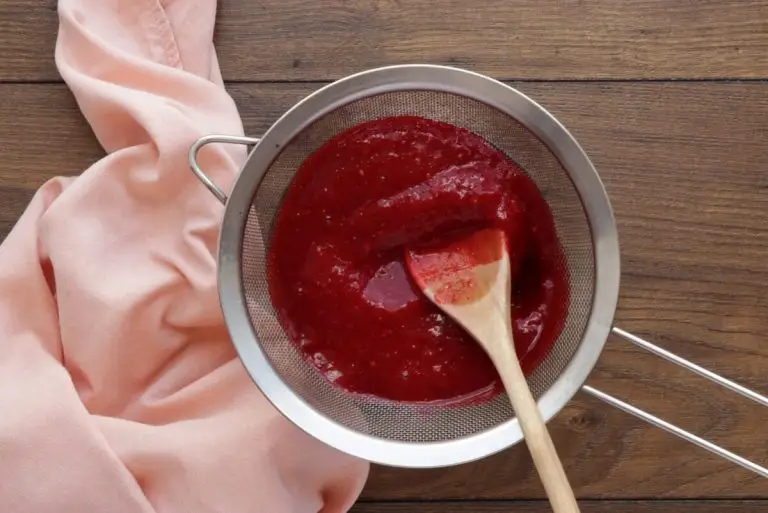 Step 7 - Strawberry Pavlova