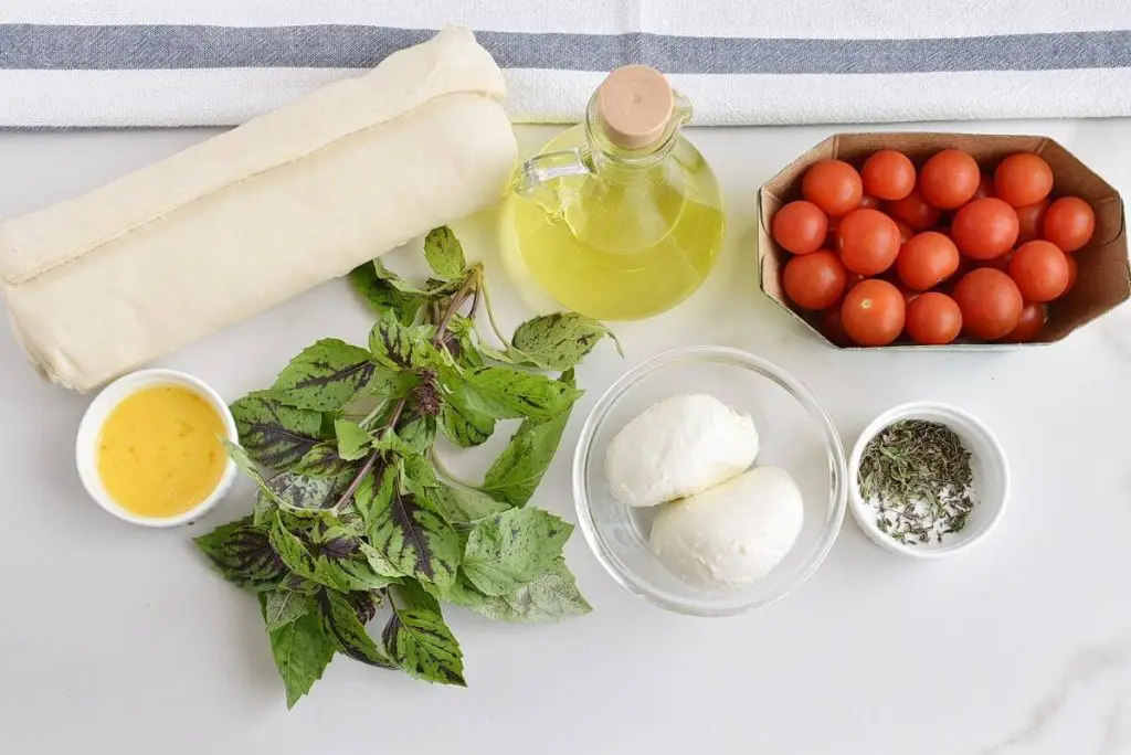 Ingredients for Tomato and Mozzarella Puffs