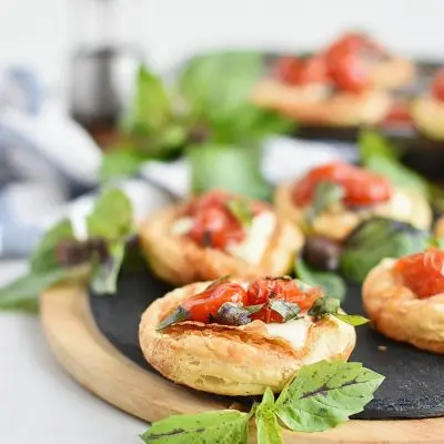 Tomato and mozzarella puffs Recipe–Homemade Tomato and mozzarella puffs–Easy Tomato and mozzarella puffs