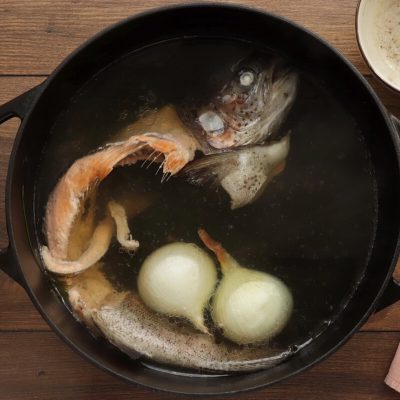 Ukha (Russian Fish Soup) recipe - step 1