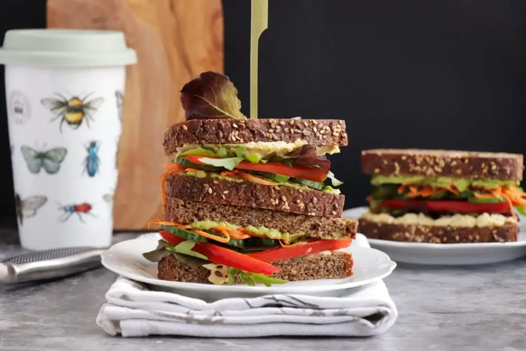 Veggie & Hummus Sandwich