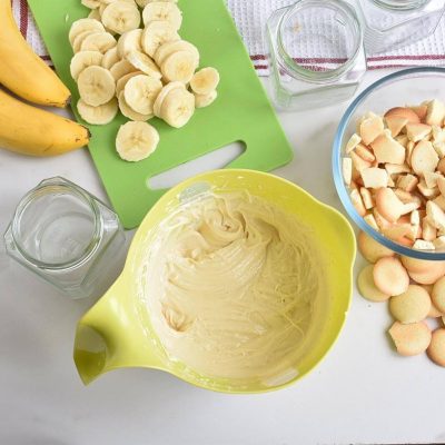 Banana Cream Pie in a Jar recipe - step 1