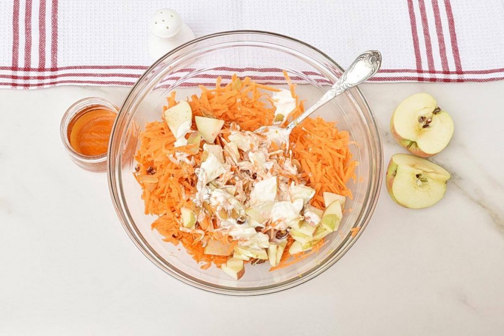 Carrot Apple Raisin Salad recipe - step 3