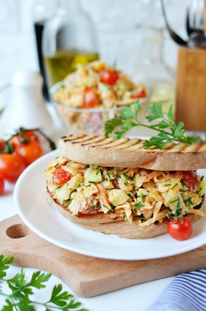 Quick and easy vegan sandwich