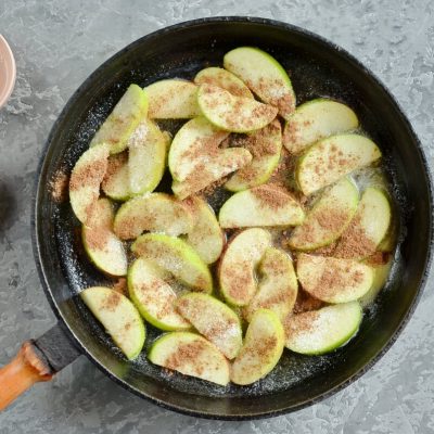Cinnamon Apple Dutch Baby recipe - step 2