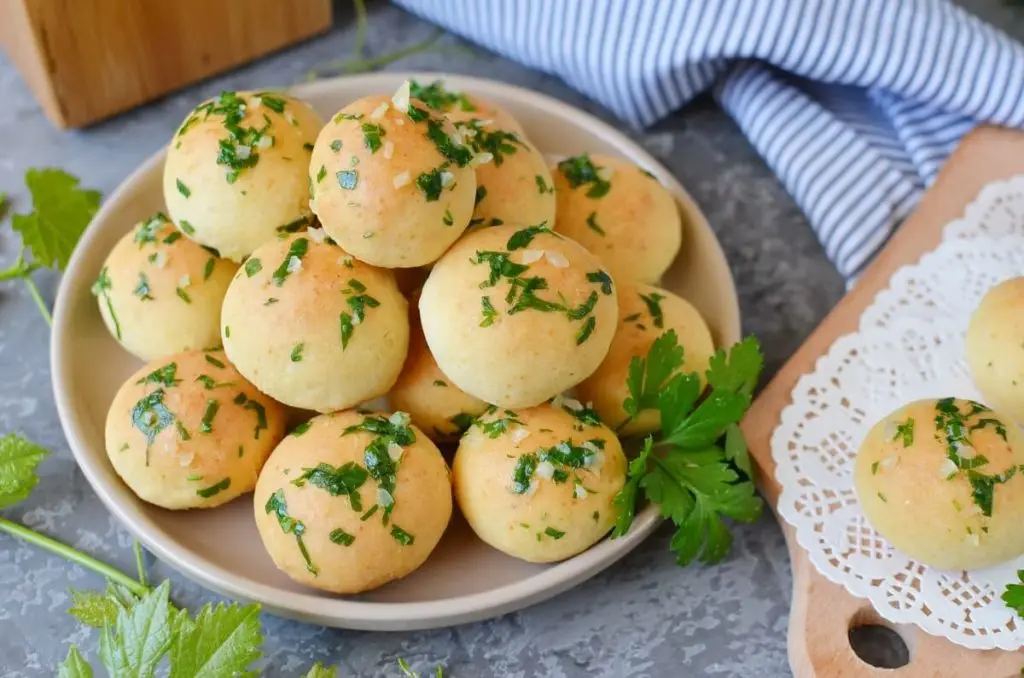 Garlic Cheese Bombs