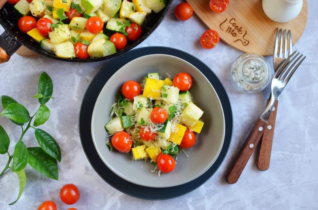 Garlic-Parmesan Zucchini Squash & Tomatoes Recipe-How To Make Garlic-Parmesan Zucchini Squash & Tomatoes-Delicious Garlic-Parmesan Zucchini Squash & Tomatoes