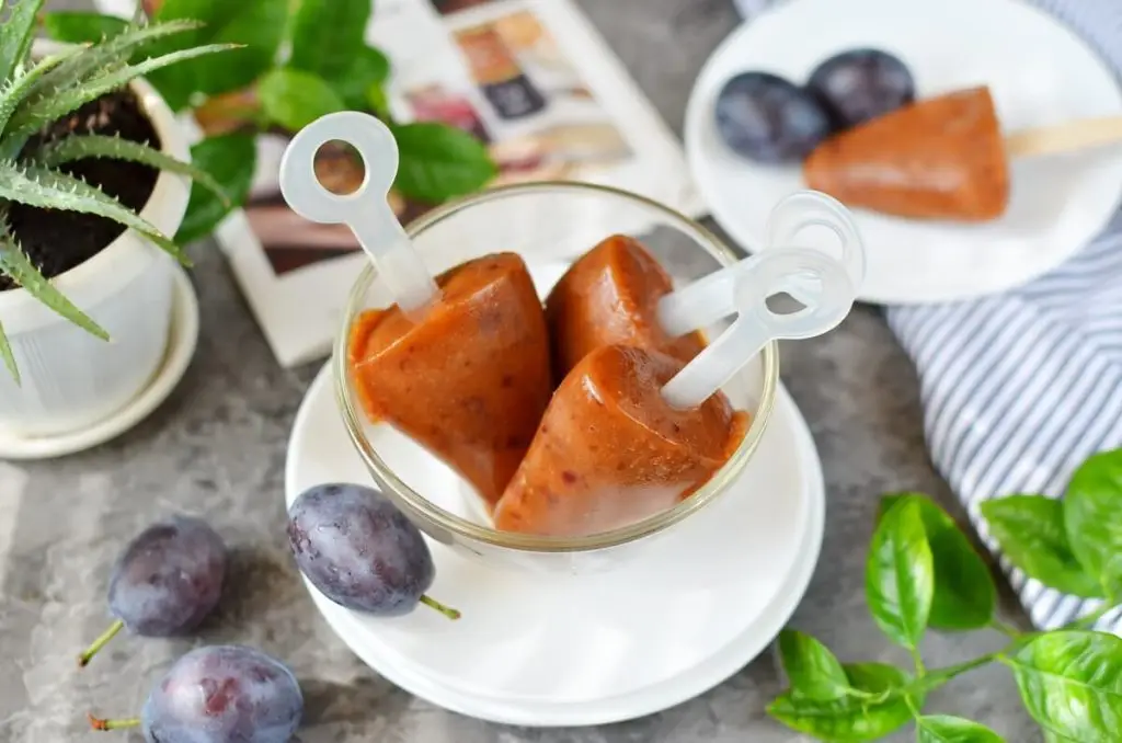 Homemade Plum Ice Pops