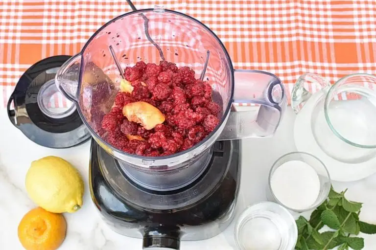 Step 1 - Homemade Raspberry Peach Lemonade