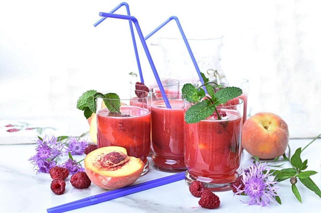 How to serve Homemade Raspberry Peach Lemonade