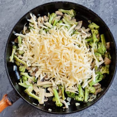 Mushroom, Broccoli & Cheddar Bundles recipe - step 4