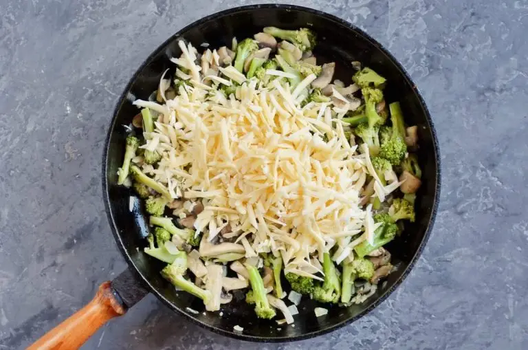 Step 4 - Mushroom, Broccoli & Cheddar Bundles