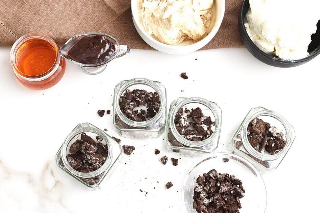 Mud Pie in a Jar recipe - step 1