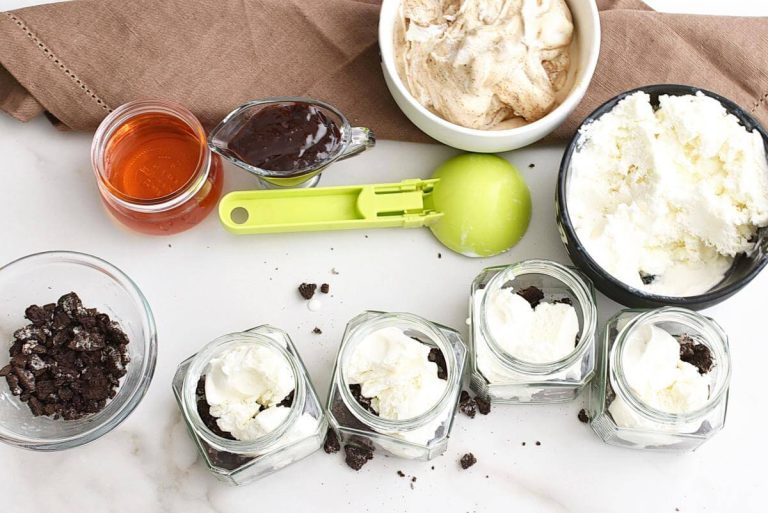 Step 2 - Mud Pie in a Jar