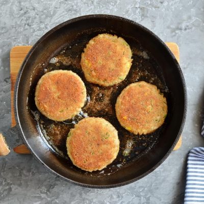 Potato and Tuna Patties recipe - step 7