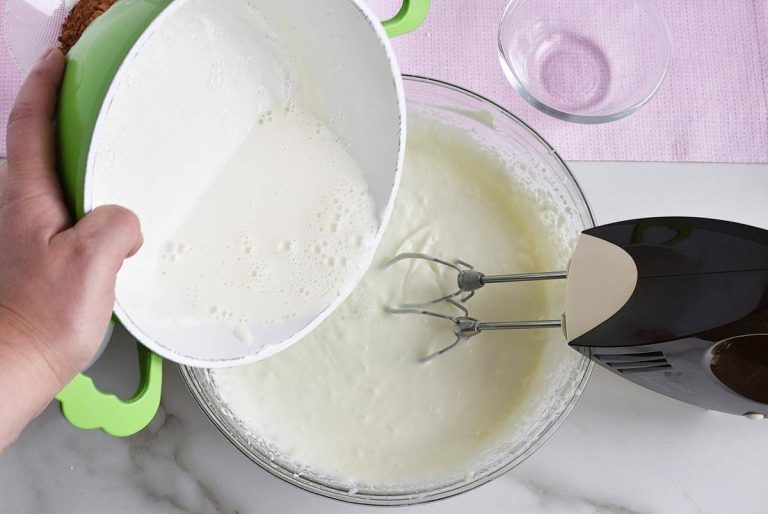 Step 4 - Ptichye Moloko (Bird’s Milk)