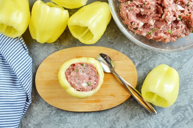 Step 4 - Romanian Stuffed Peppers (Ardei Umpluti)