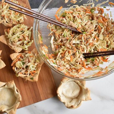 Thai Chicken Salad Wonton Cups