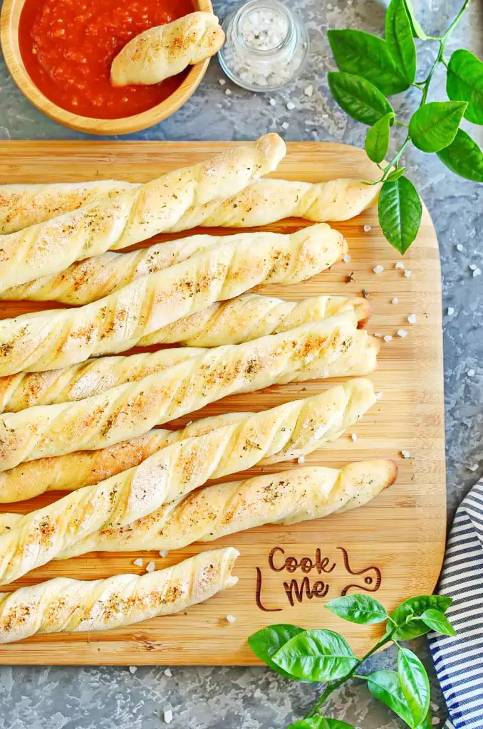 The Best Homemade Breadsticks