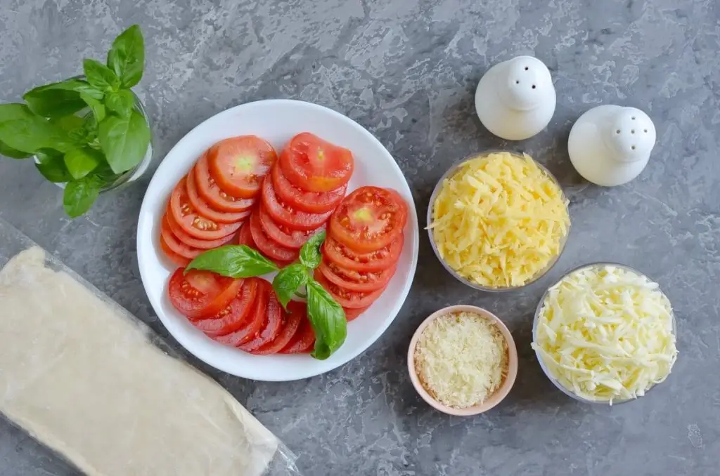 Ingredients for Tomato Tart with Three Cheeses
